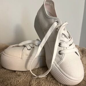 Steve Madden Platform Lace up Sneakers size 6.5